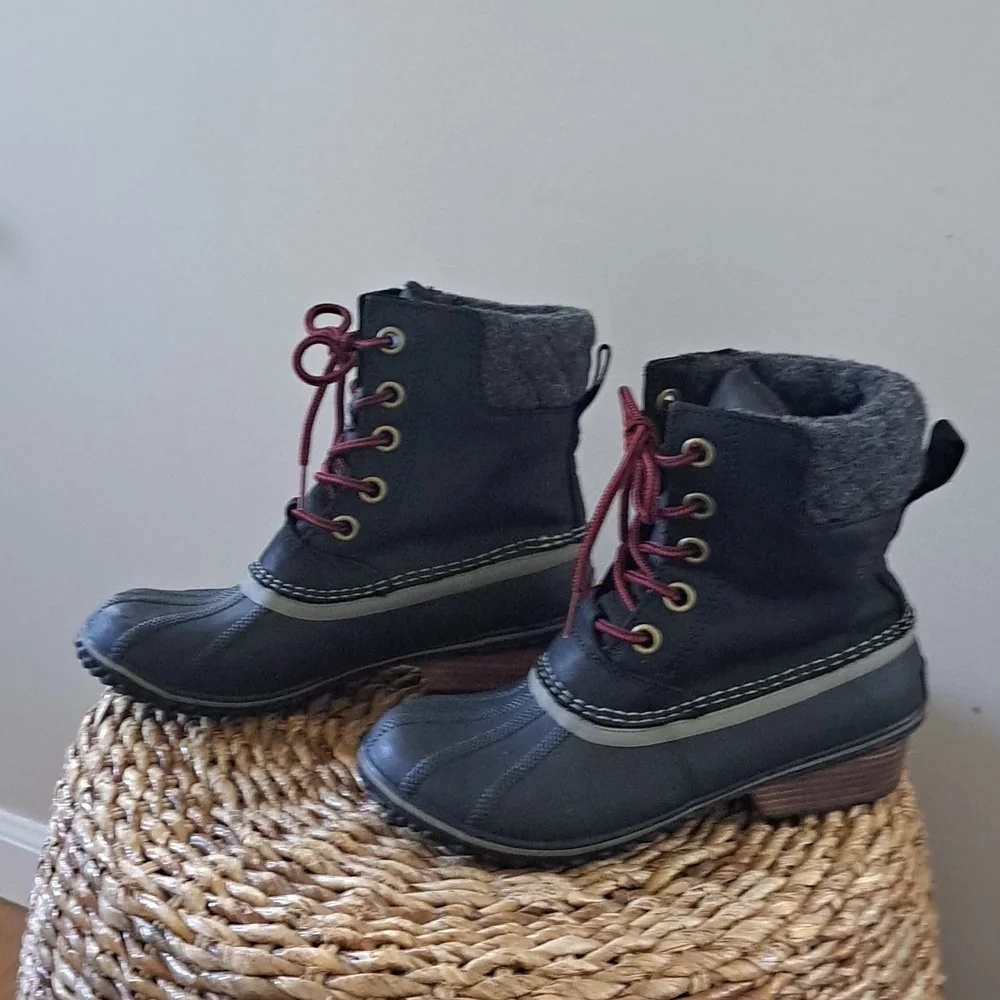 Sorel Womens Slimpack II Lace Up Winter Boots Black/Red Waterproof/Insulated S-7